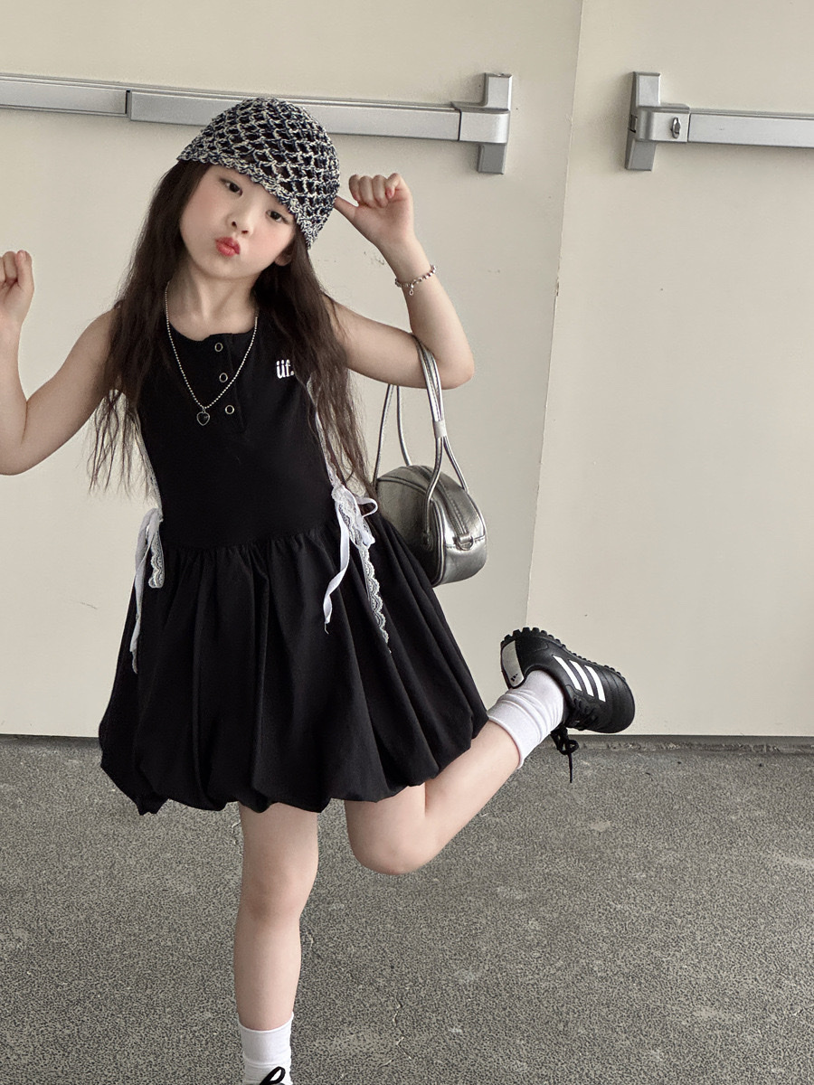 運動風黑色拼接縮腰花苞裙