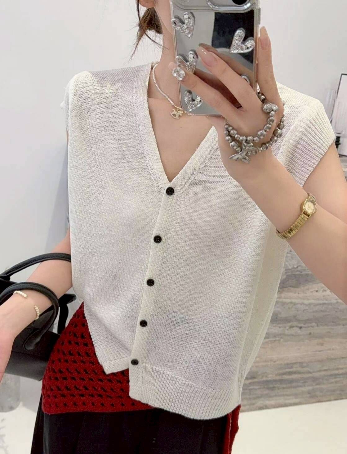 【現貨】V領排扣針織背心｜輕薄透氣・慵懶清爽夏日款