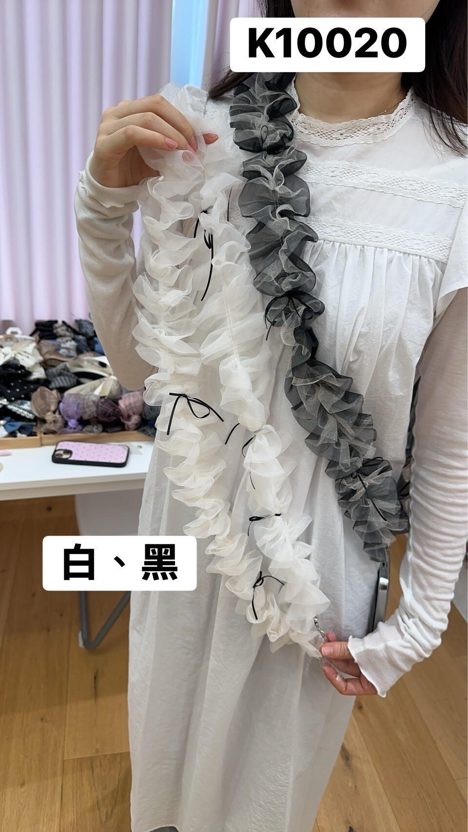 K10020波浪雙層蕾絲蝴蝶結長手機背袋(黑'白)