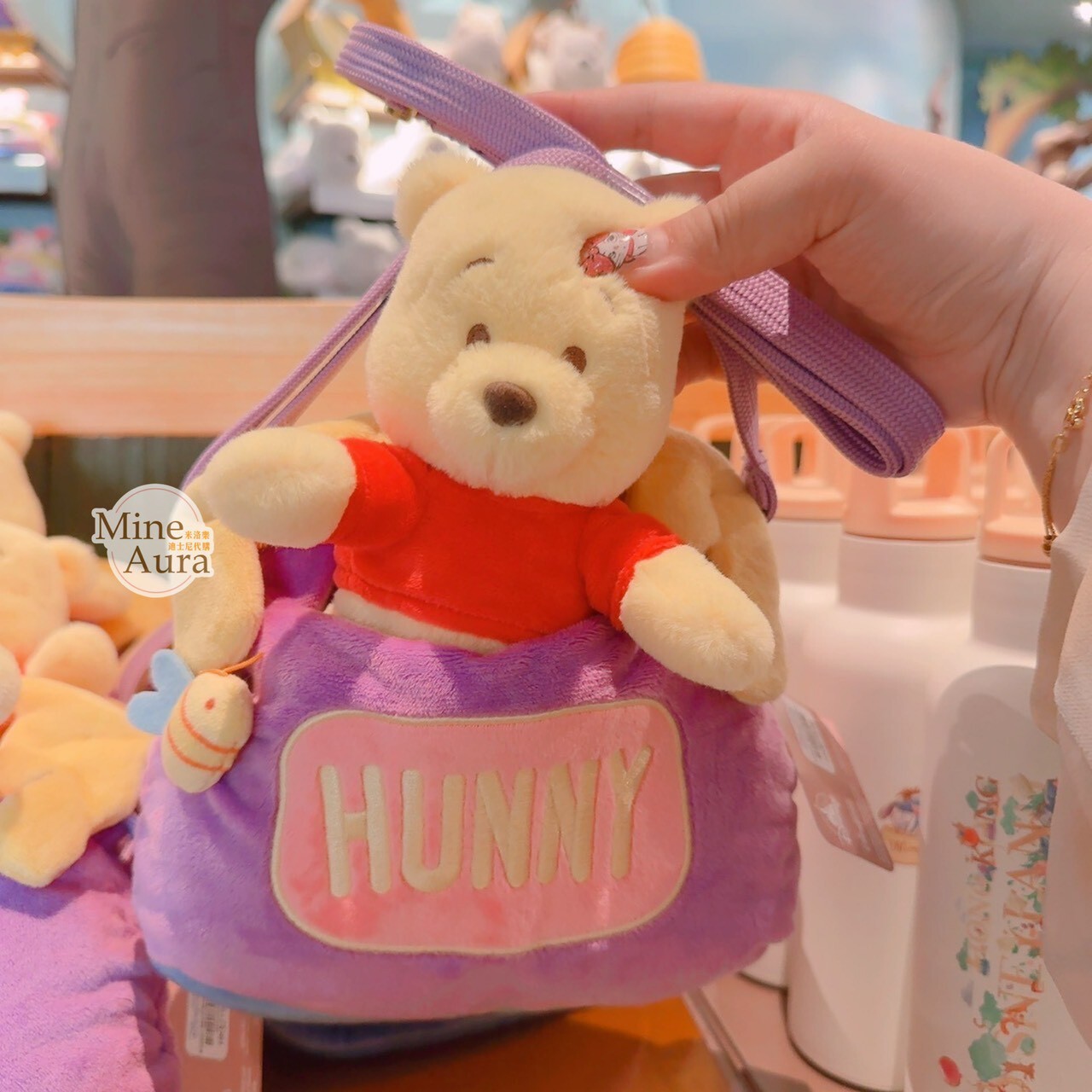 小熊維尼與好友們 甜蜜旅程 小熊維尼 Winnie the Pooh 絨毛 蜂蜜罐造型 造型 斜背小包 -香港迪士尼樂園