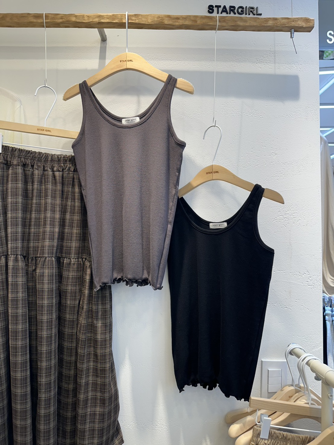 K13014下擺木耳邊背心(深灰'淺灰'黑'白)