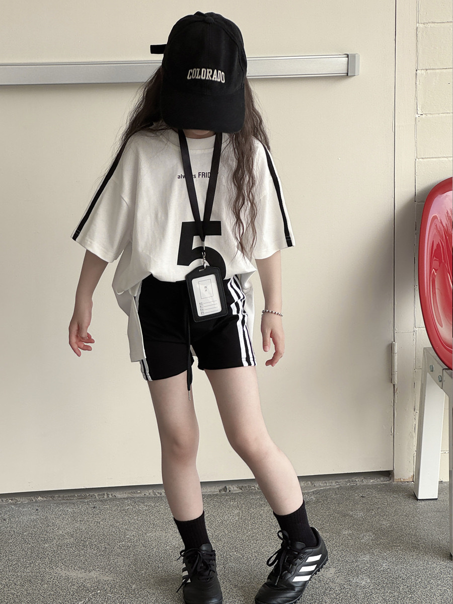 運動風側條馬褲