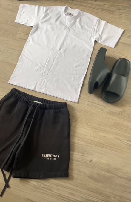 YEEZY SLIDE Kanye West