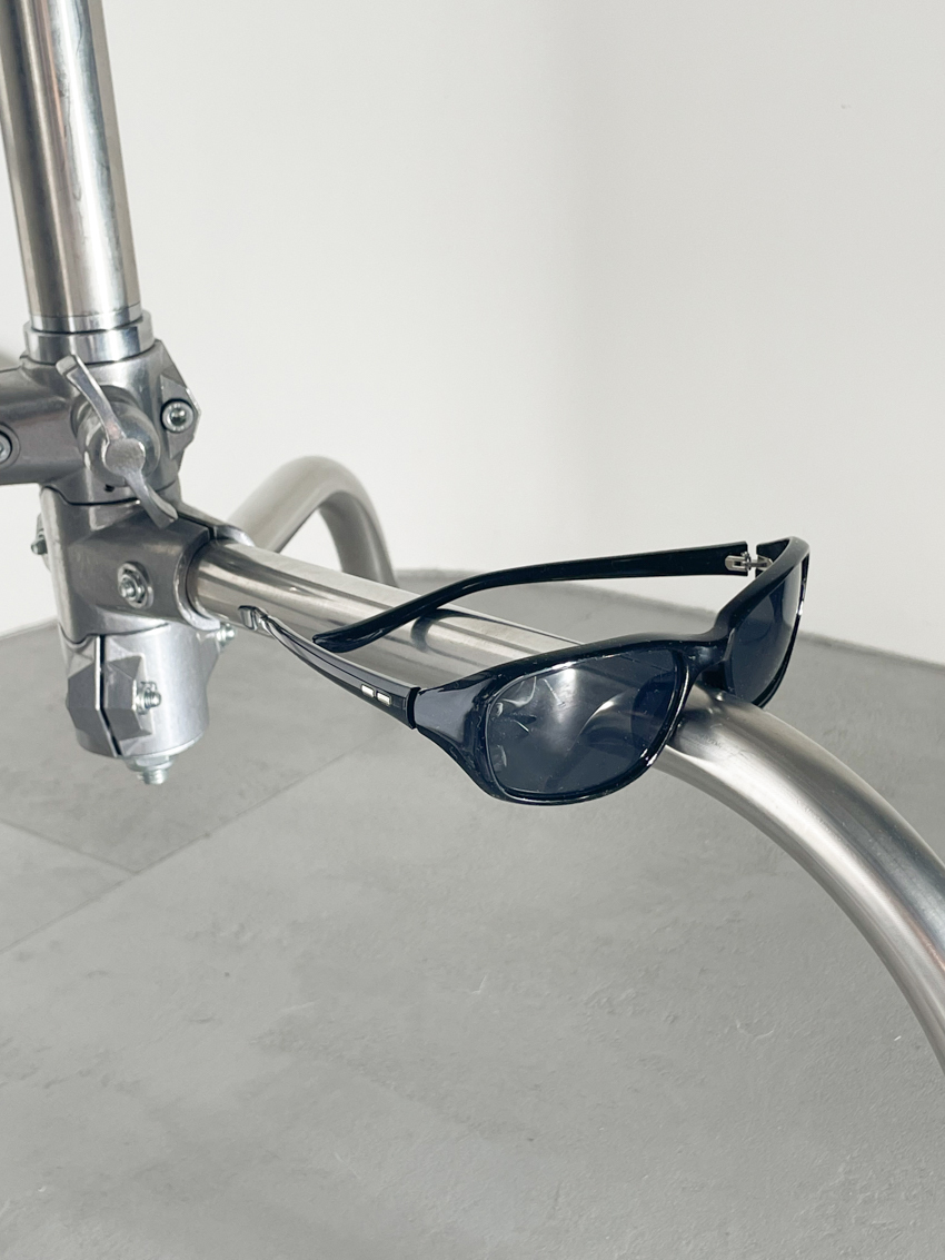 (Jennie-inspired) sleek curve sunglasses