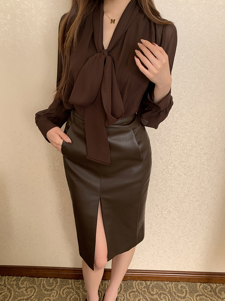 開衩皮裙+雪紡飄帶上衣(2件組)