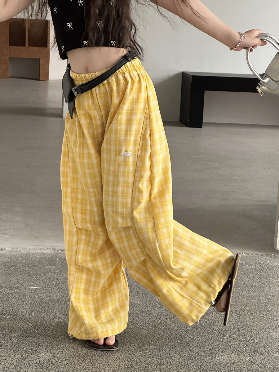 慵懶風多巴胺黃格寬褲