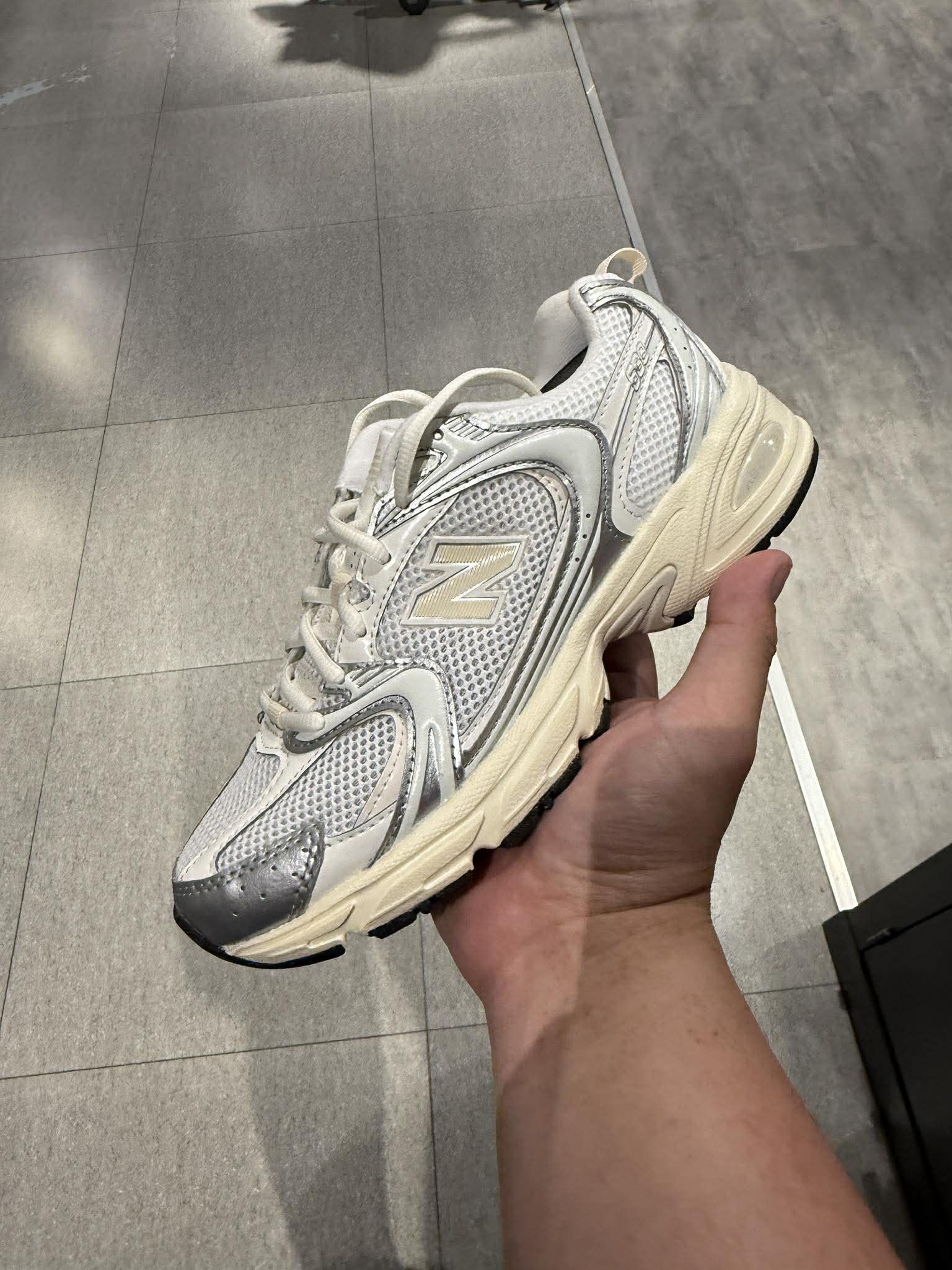 New Balance NB 530 米銀 休閒鞋 U530ESB