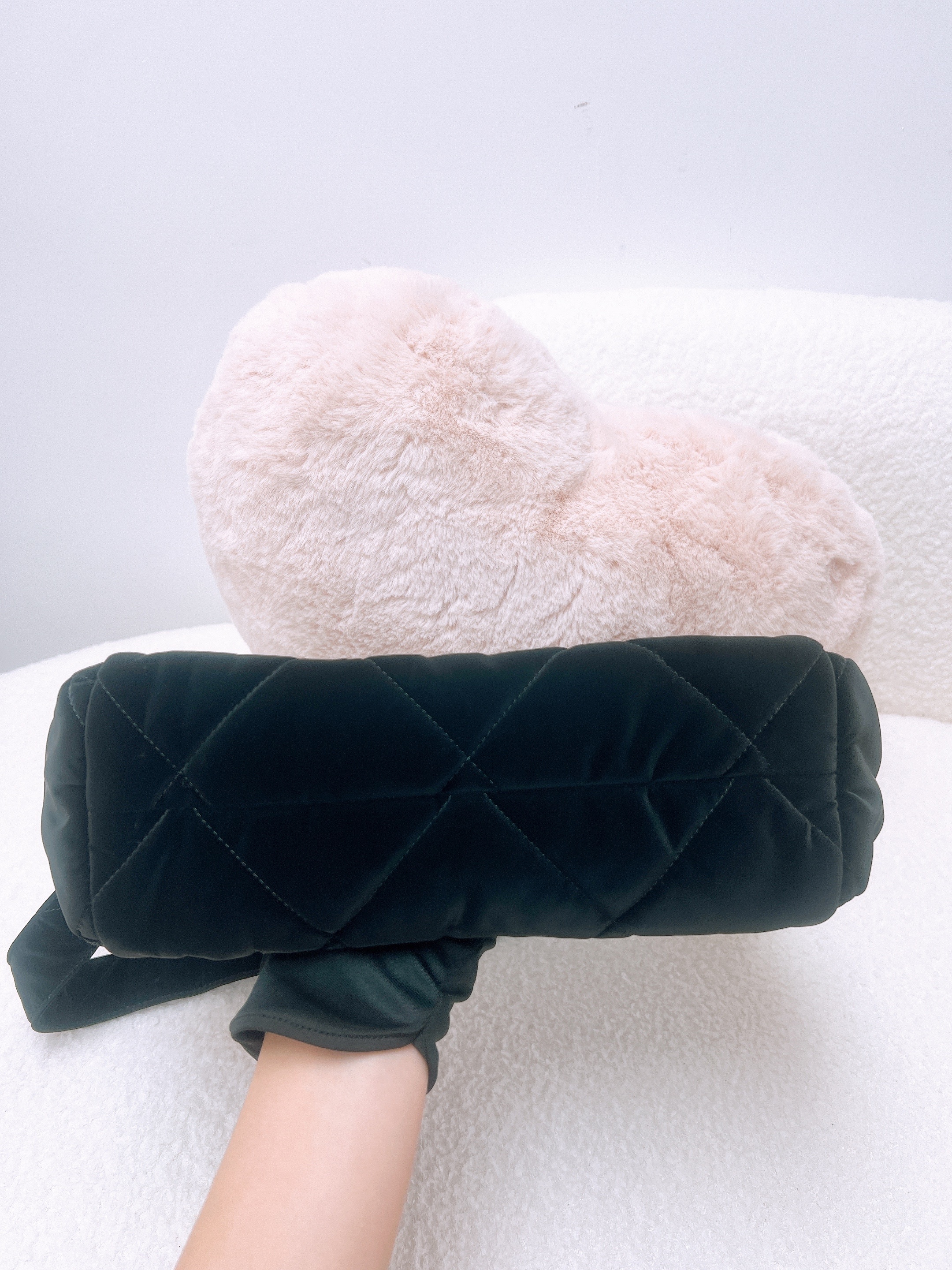 *Unused* Chanel 25n coco neige hobo (velvet-effect nylon)