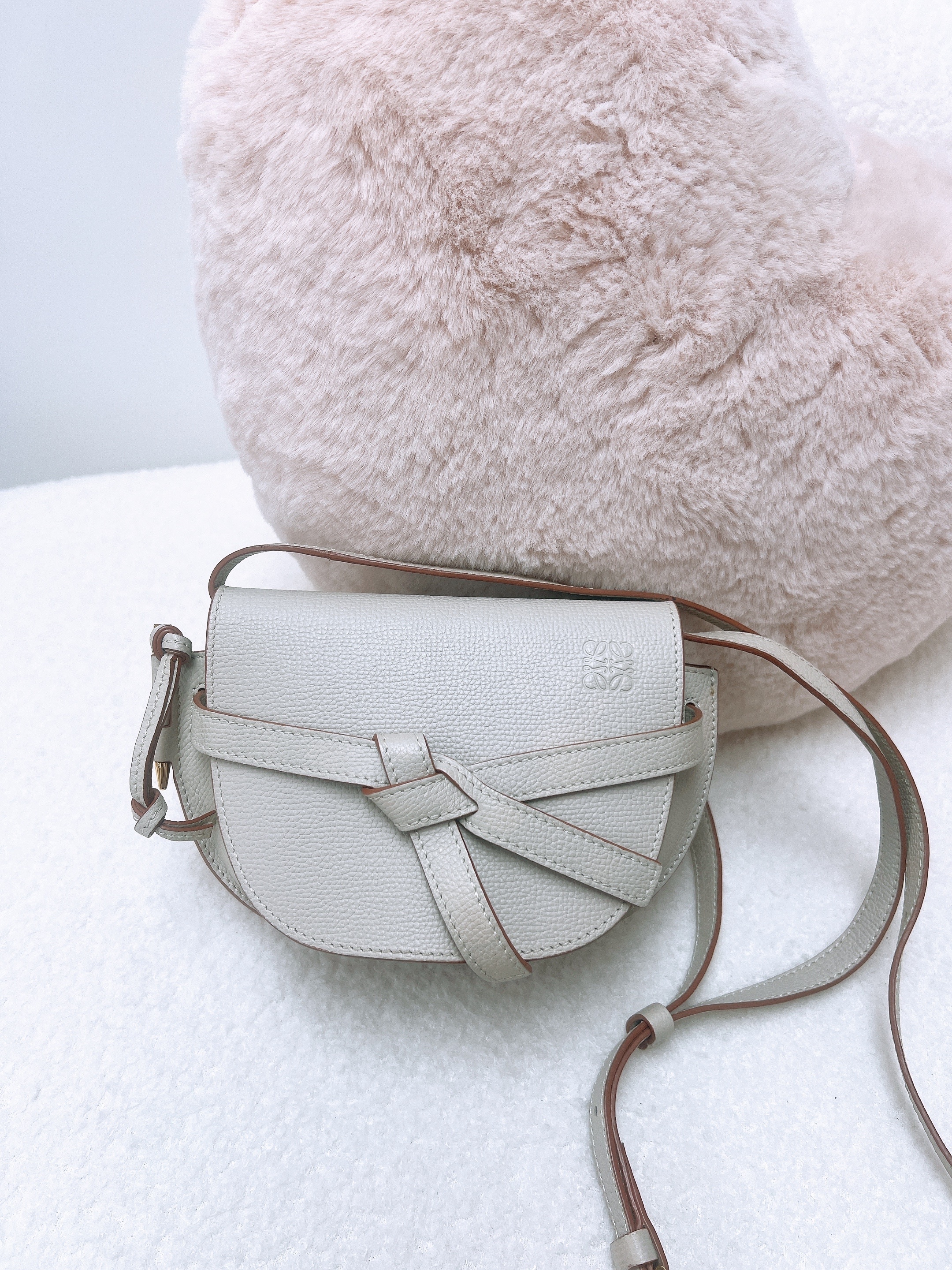 Loewe gate dual mini (light beige)