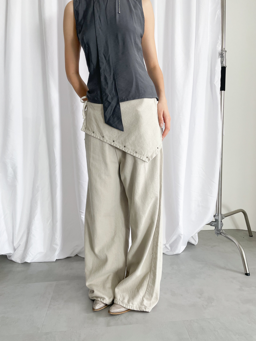 diagonal waist-tie straight wide trousers in BEIGE GRAY