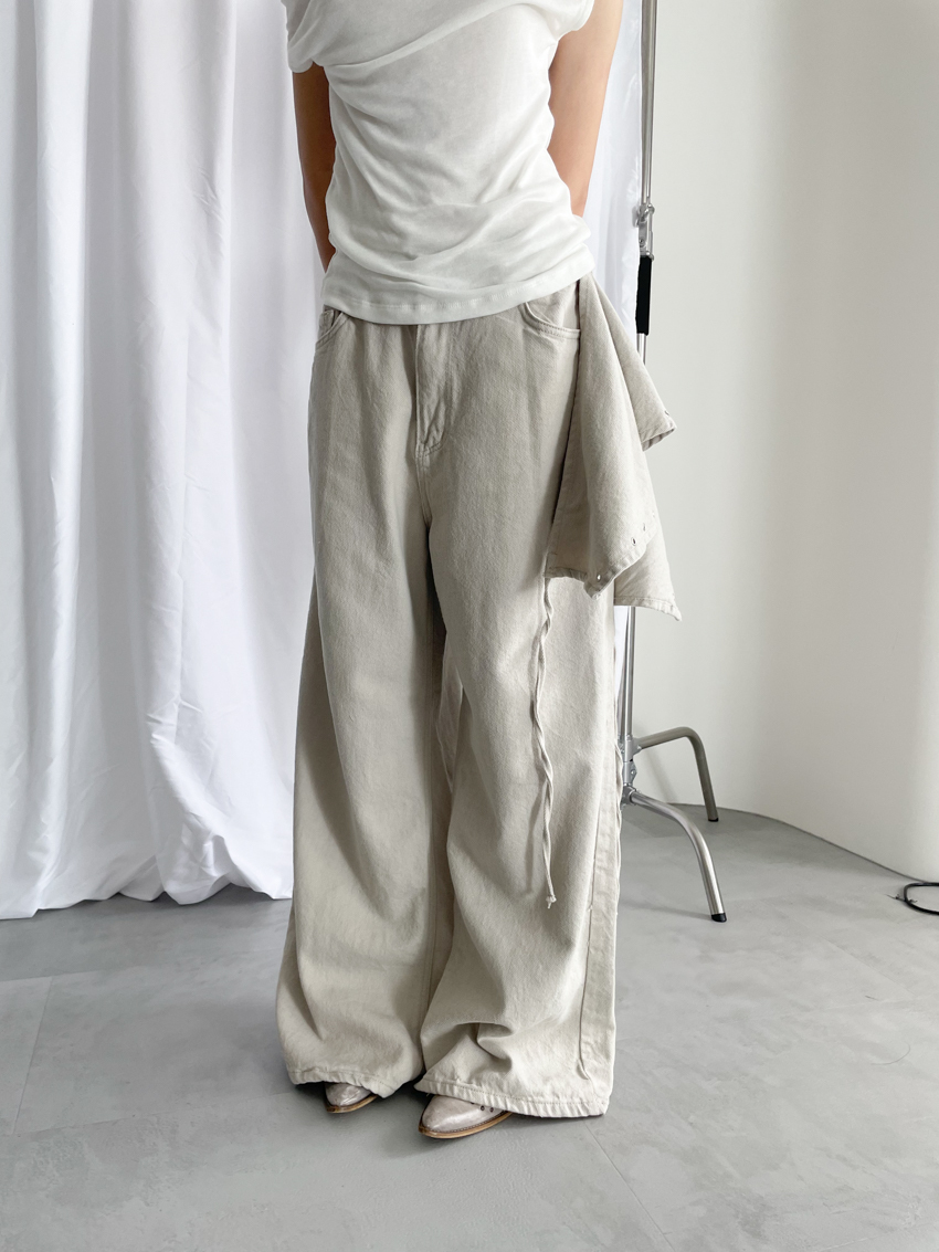diagonal waist-tie straight wide trousers in BEIGE GRAY