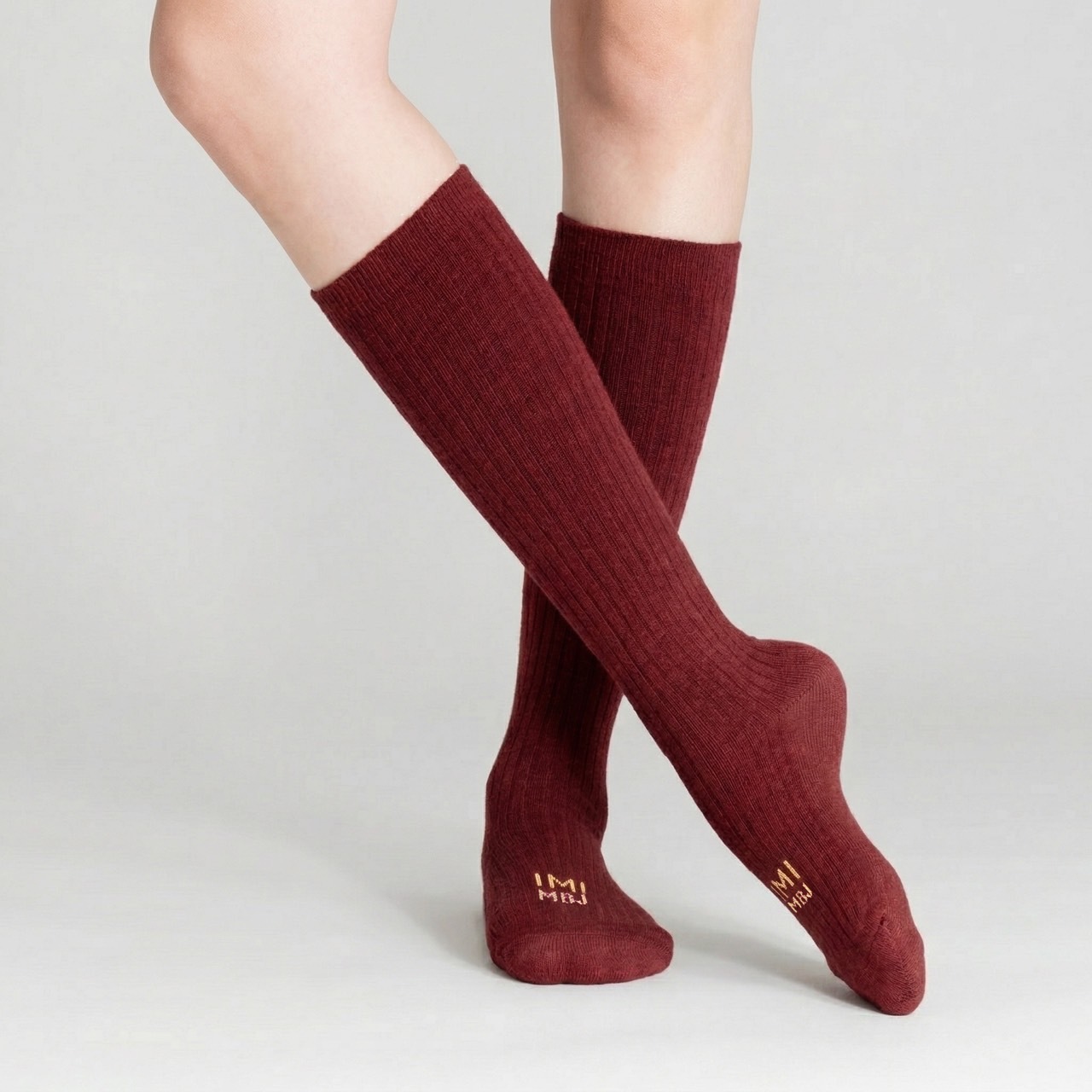 只有線條酒紅｜沒有設計師款．壓力及膝襪