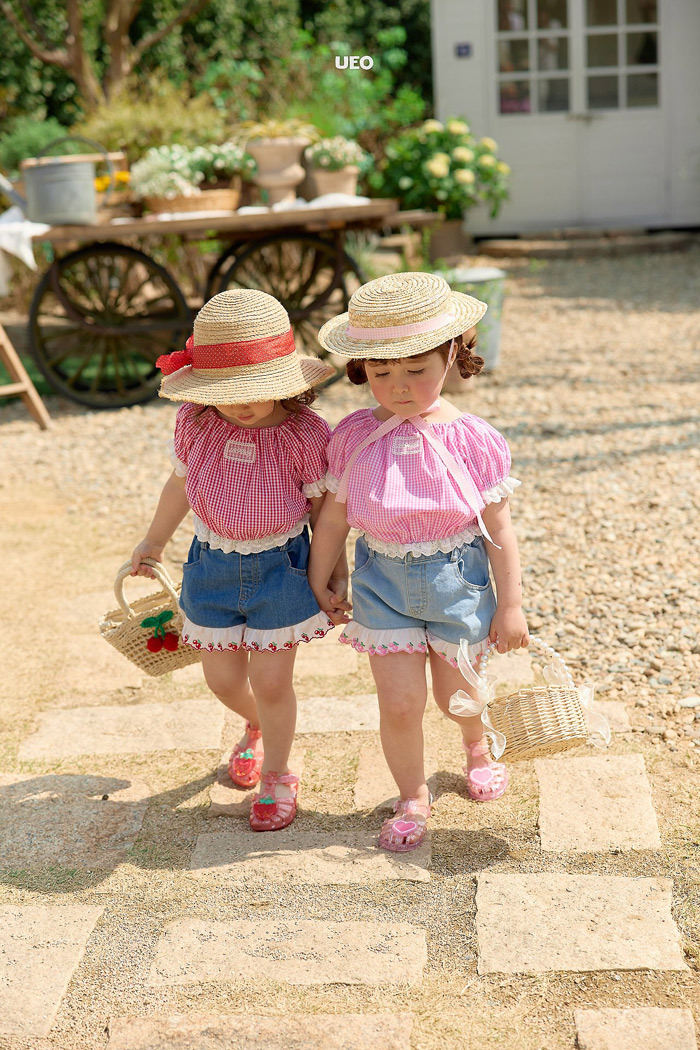 正韓夏UEO 兩色櫻桃花邊牛仔短褲