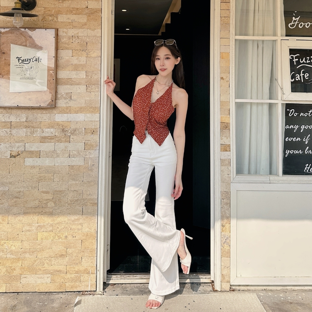 【腿長神器】DOMISS高磅數高腰微喇叭牛仔褲-2色 版型超正！顯瘦長褲 百搭 顯腿長(現+預)