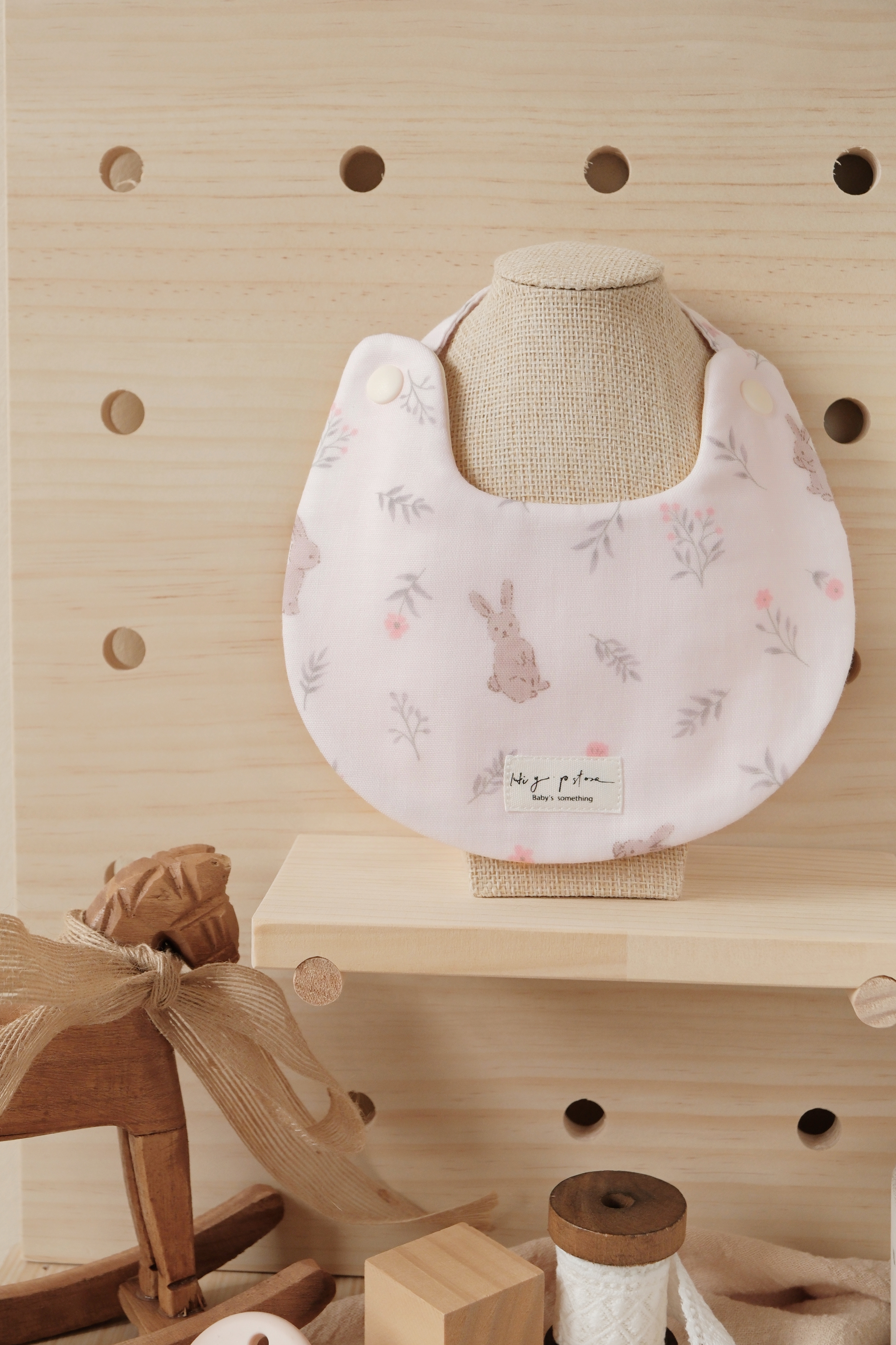 Hi Y.P store-手作圍兜-小兔花兒