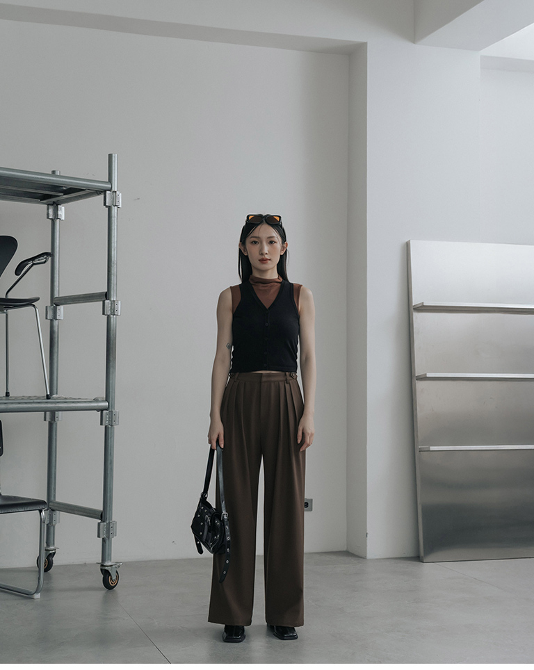 Textured V-neck cardigan vest - black【01099710】in stock+pre-order