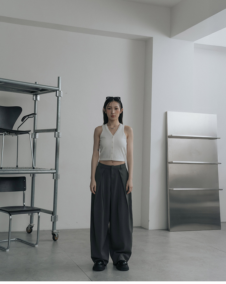 Textured open-front V-neck cropped shoulder knit vest - off-white【01099711】in stock+pre-order