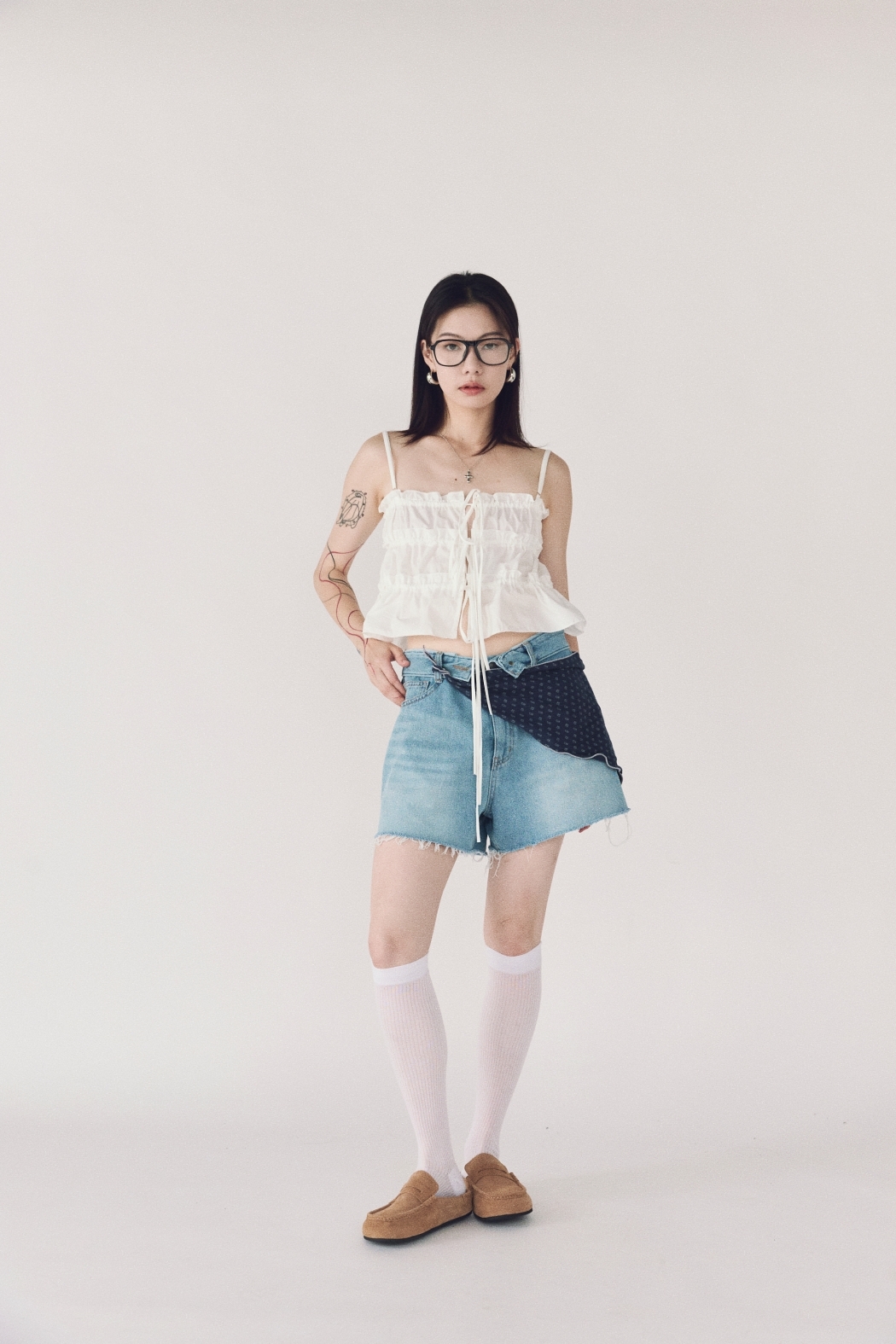 抓皺綁結兩穿平口上衣-白