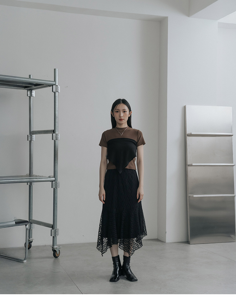 Textured lace irregular cut design three-quarter length skirt-black S/M【03021757】in stock+pre-order