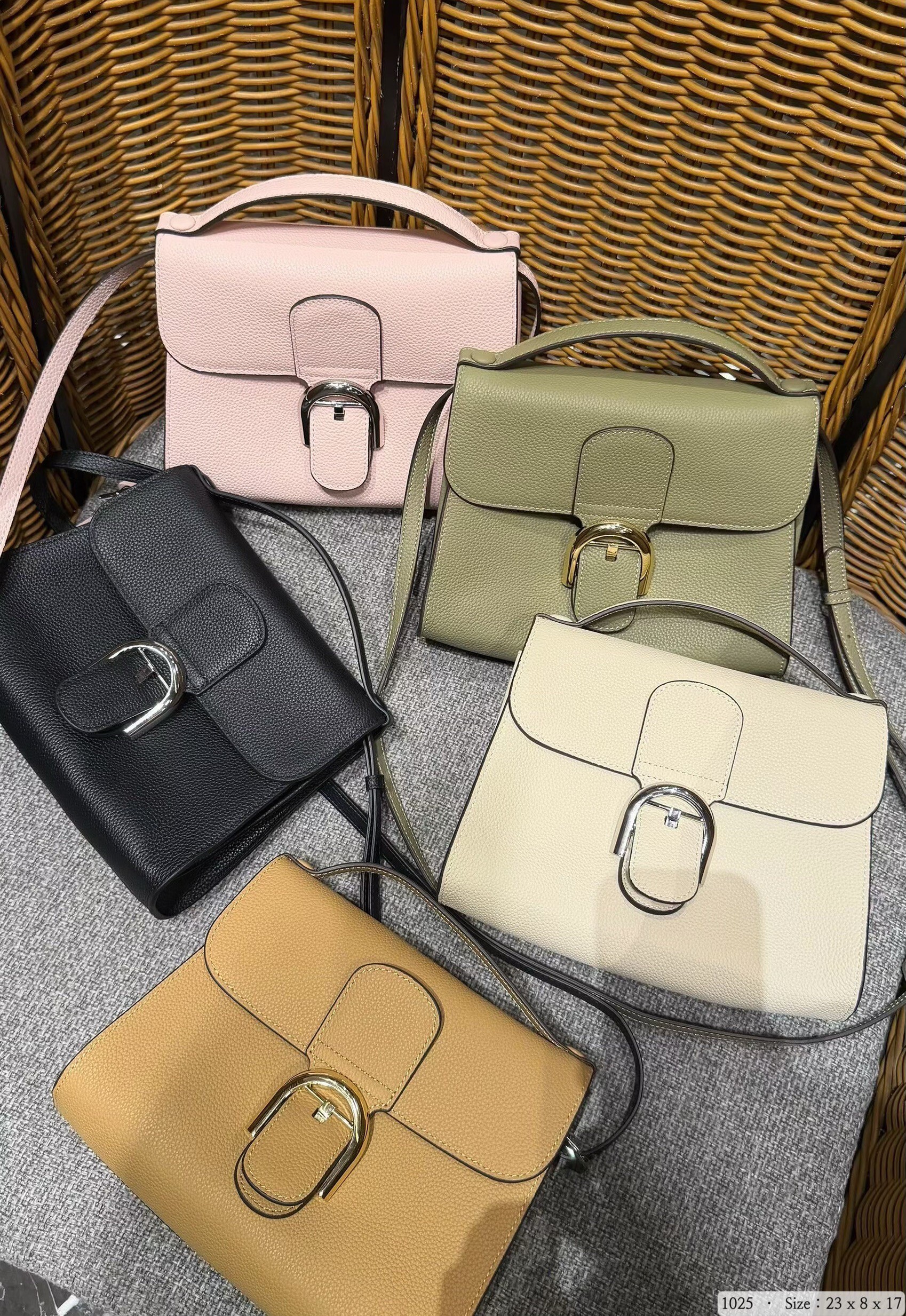 1025韓國真皮極簡金屬扣方形手提包