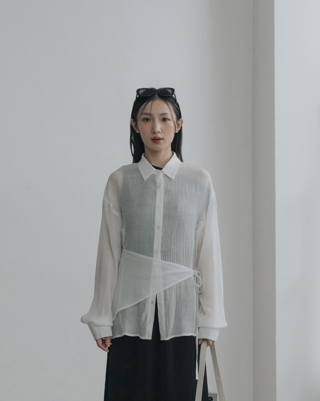 Textured, finely pleated, sheer shirt with a skirt-like drape - white【01025767】in stock+pre-order