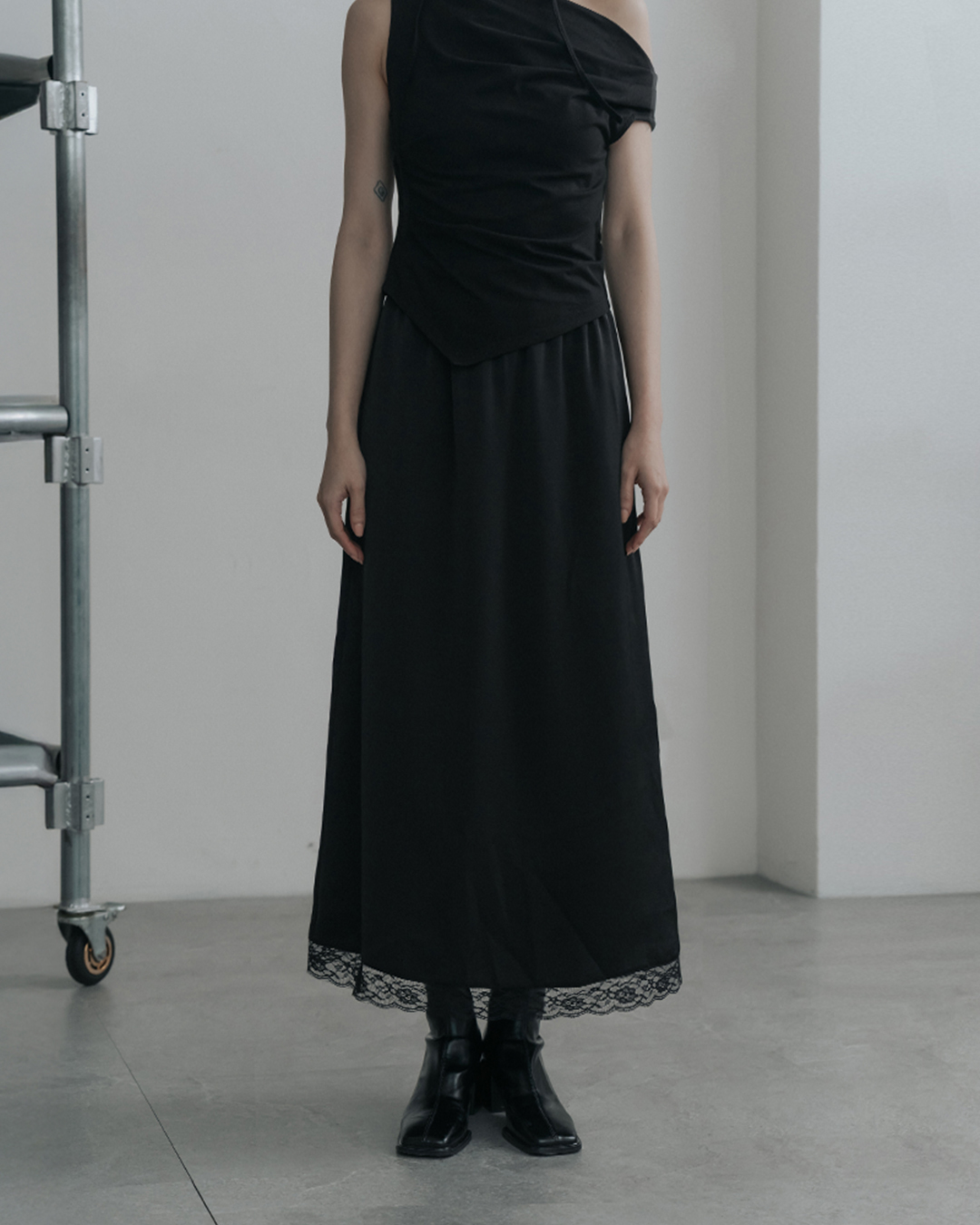 Lace-trimmed satin maxi dress - Black S/M【03021762】in stock+pre-order
