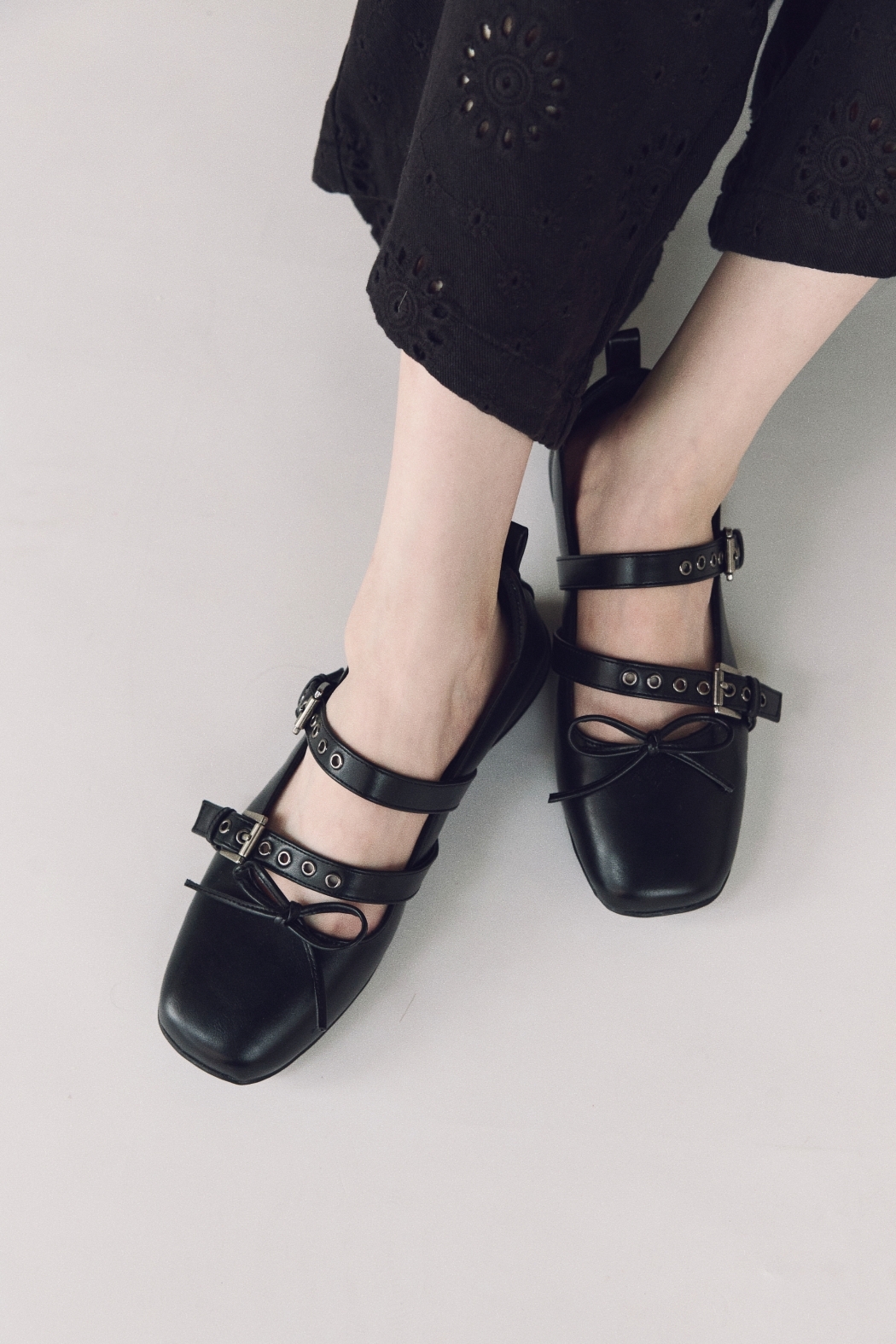 皮革鉚釘芭蕾平底鞋