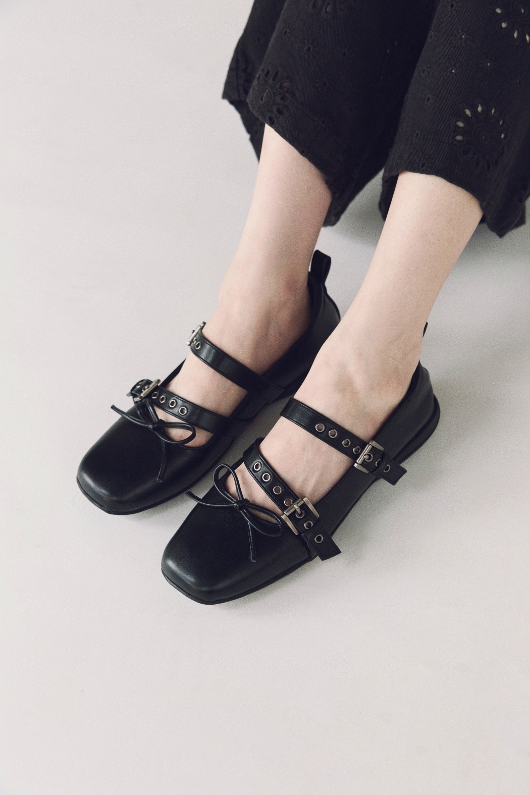 皮革鉚釘芭蕾平底鞋