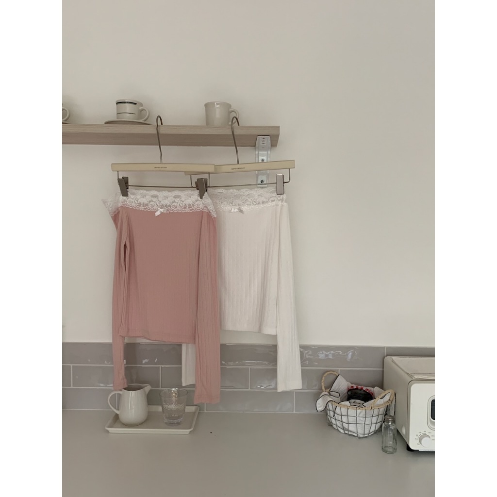 A05 正韓🇰🇷一抹溫柔蕾絲平口上衣 #9916