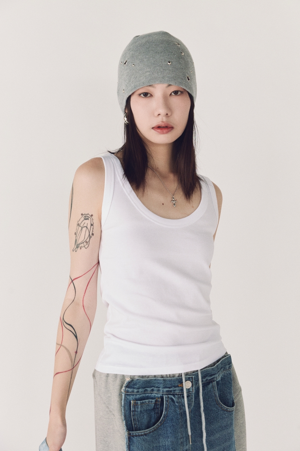 包色款U領背心-白