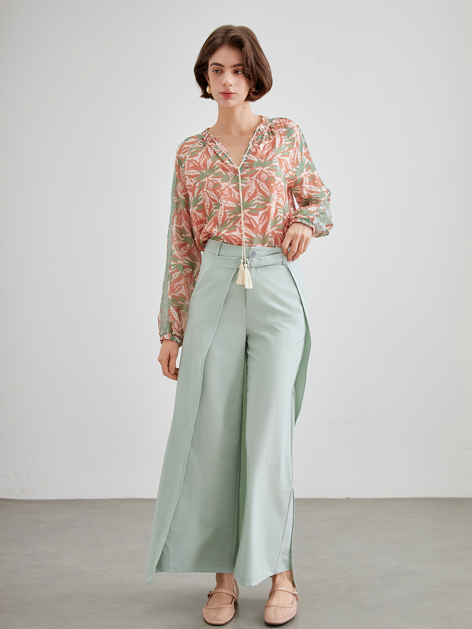 mi-tu 蕾丝拼接印花上衣