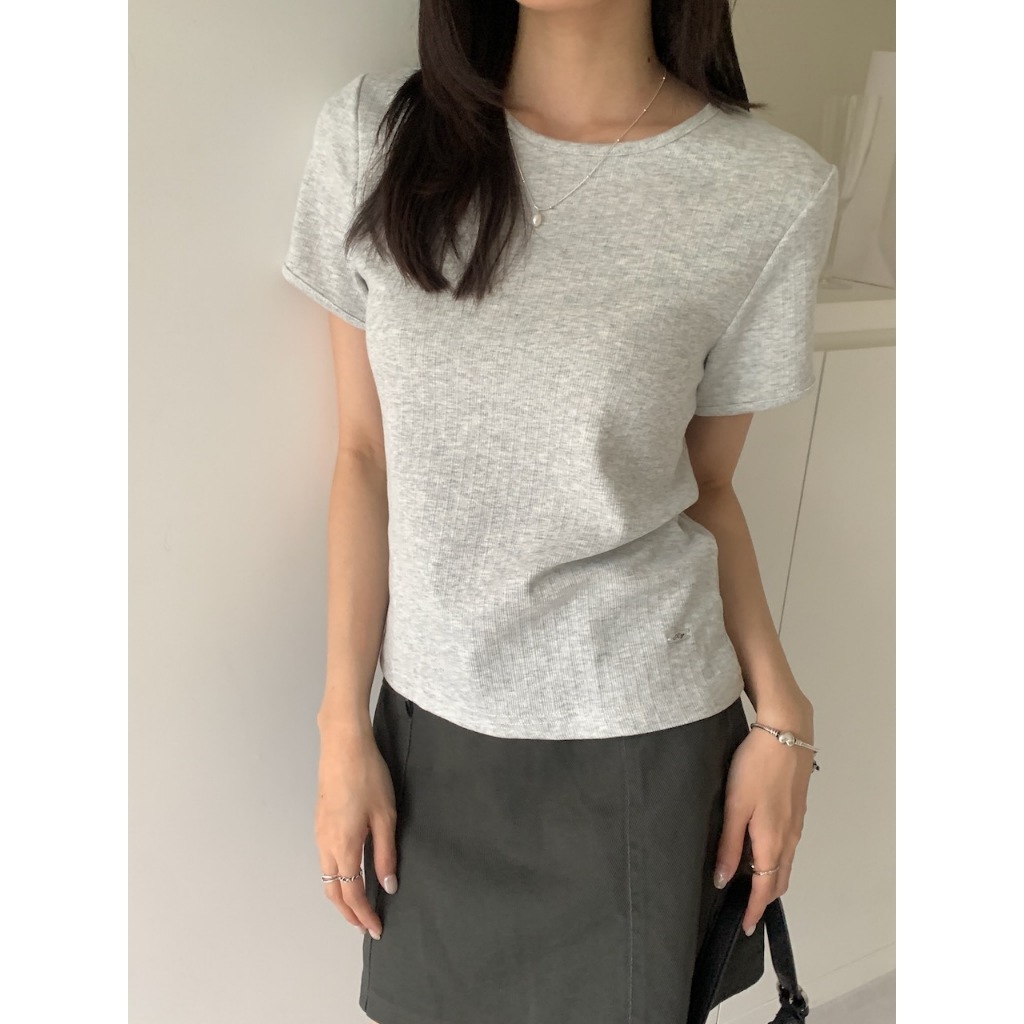 A09 小鐵標點綴 直坑條棉質素tee #9926