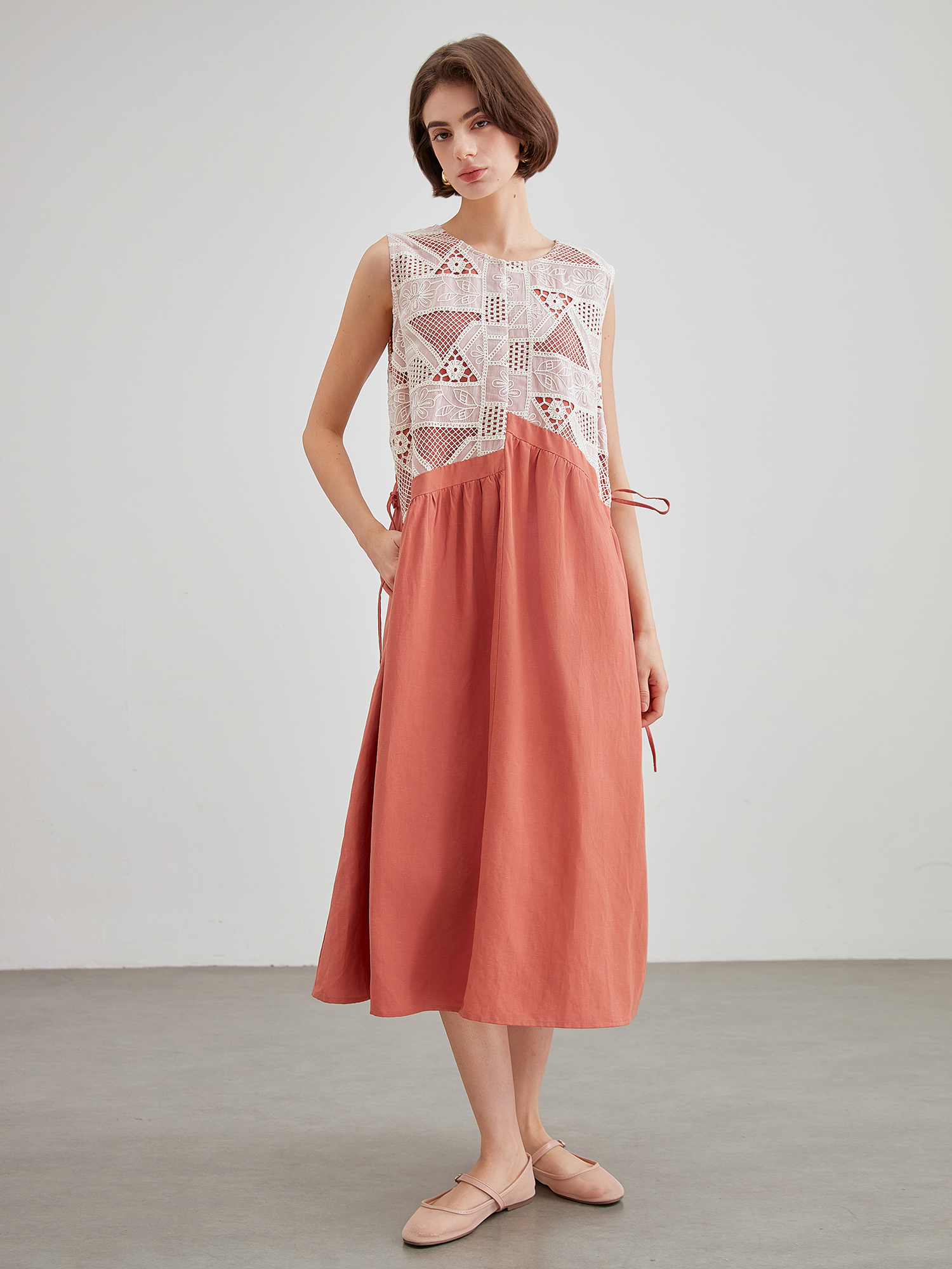 mi-tu 蕾絲拼接無袖連身裙