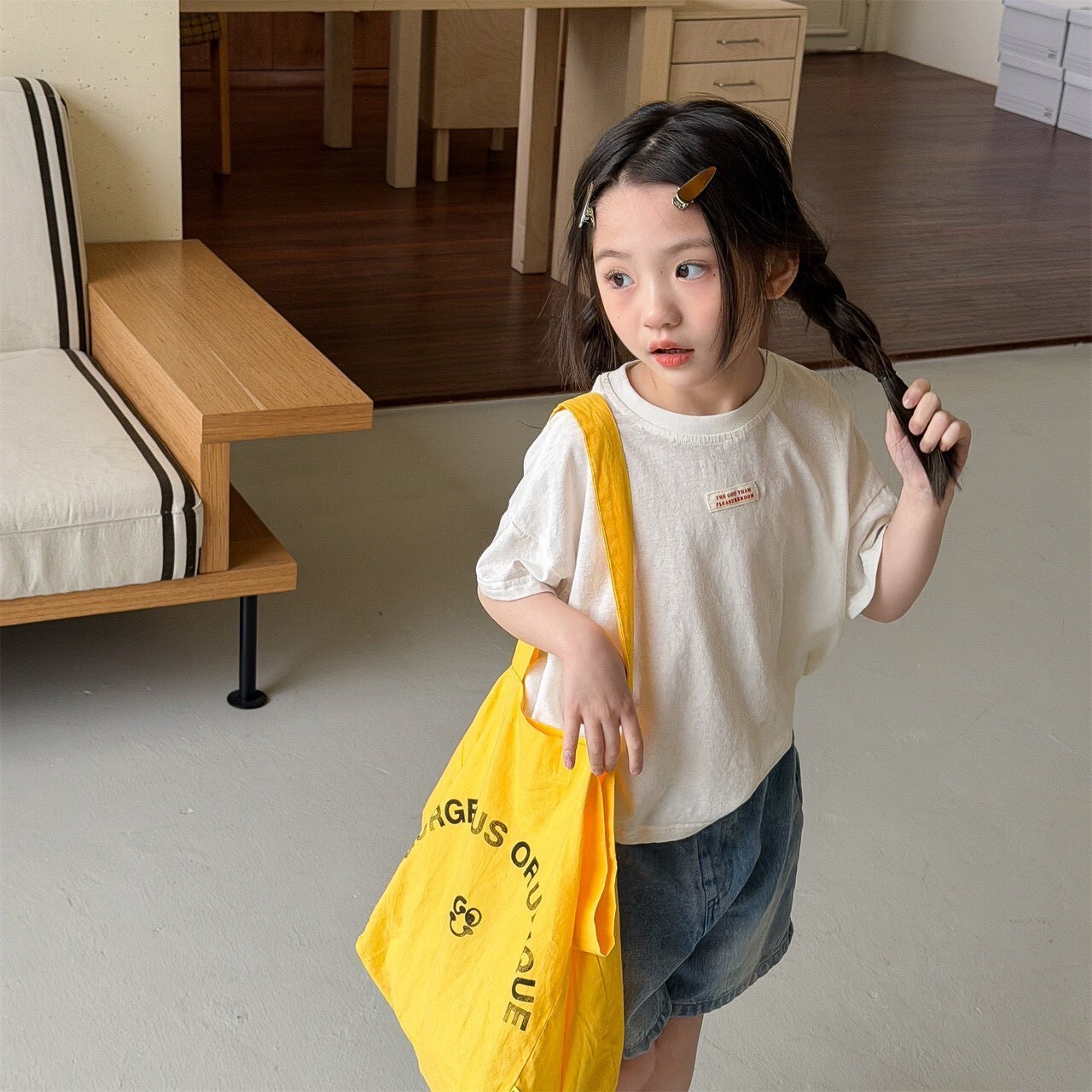 快樂空間胸前小布標簡約素TEEꕀꕀꕀ ＊可搭配不分男女百搭休閒牛仔短褲變套裝