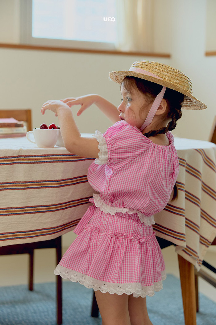 正韓夏UEO 兩色蕾絲小標格子短版花邊上衣