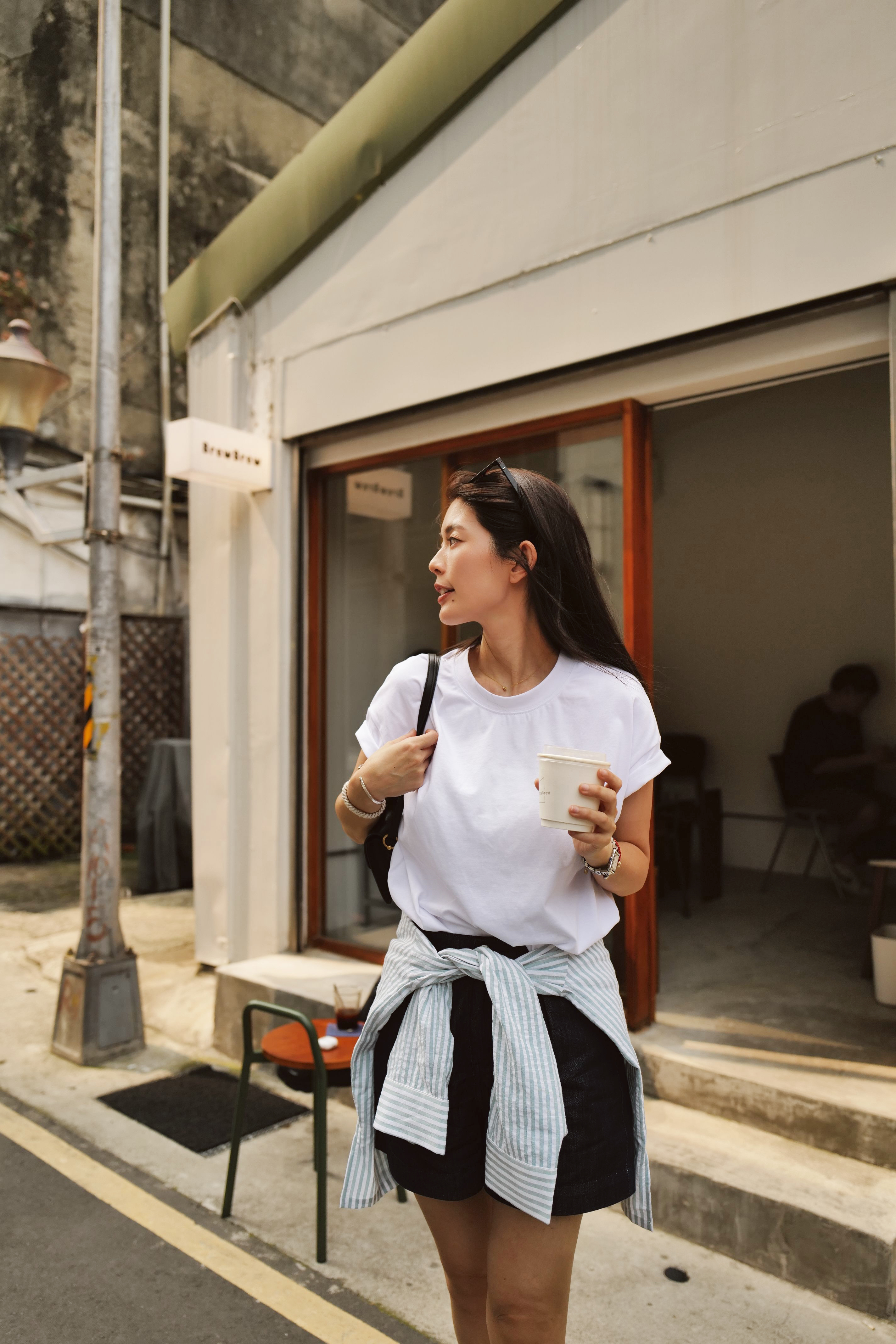 All day小落肩隨性素T-白