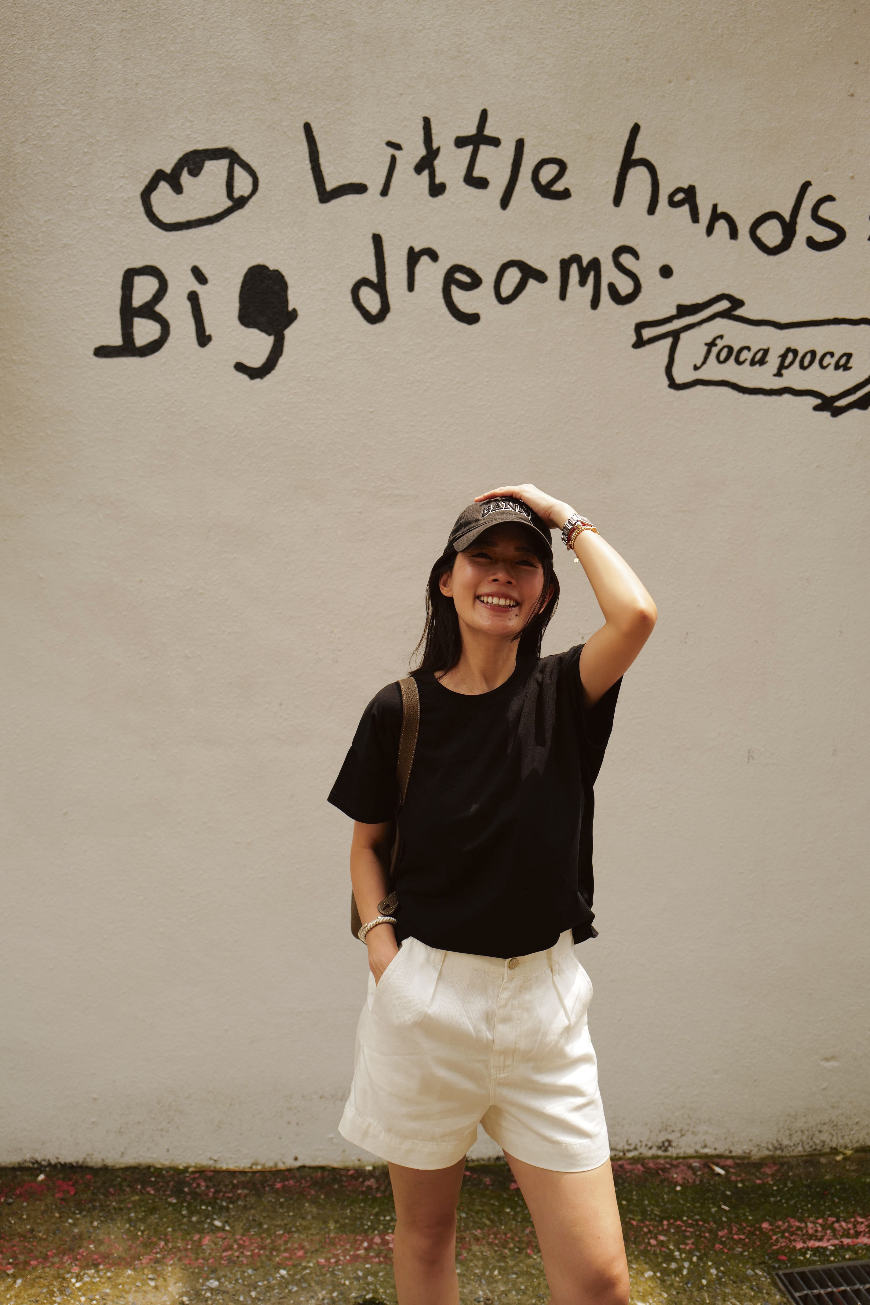 All day小落肩隨性素T-黑