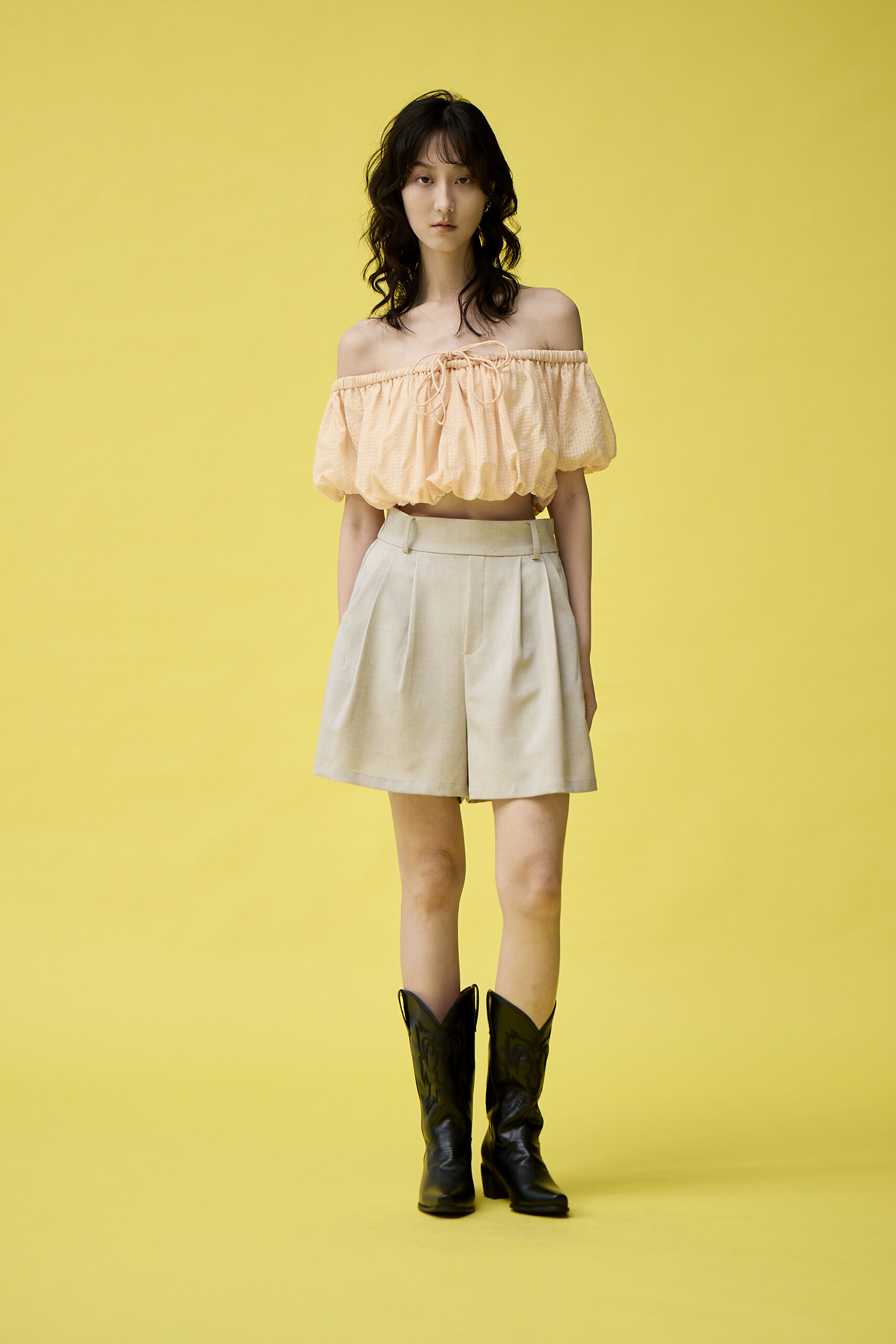 抽繩蓬袖短上衣