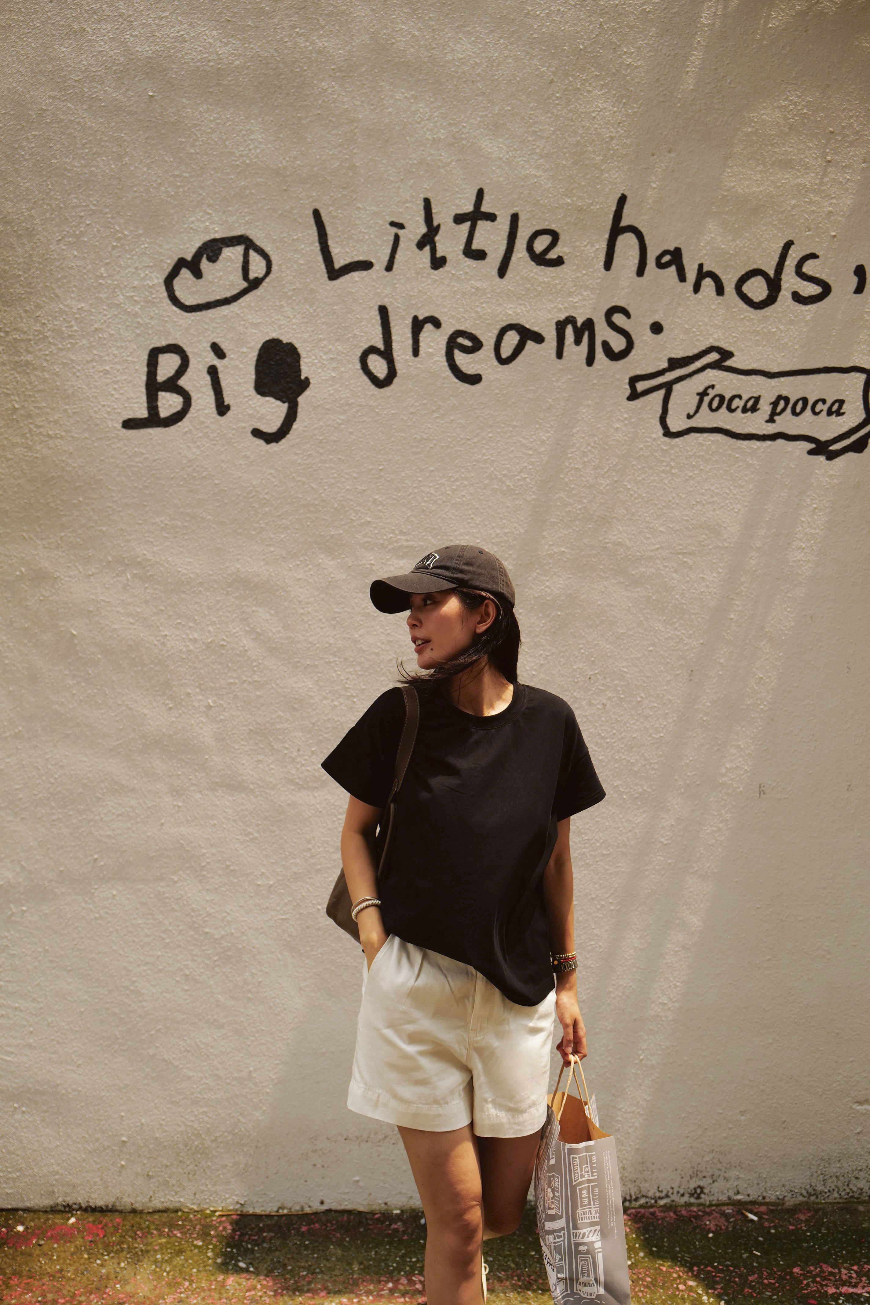 All day小落肩隨性素T-黑