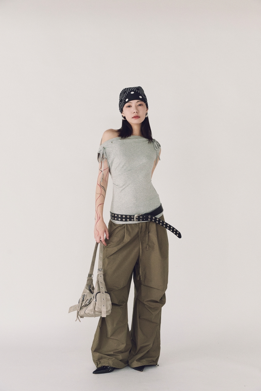 扣眼船領綁帶上衣-灰