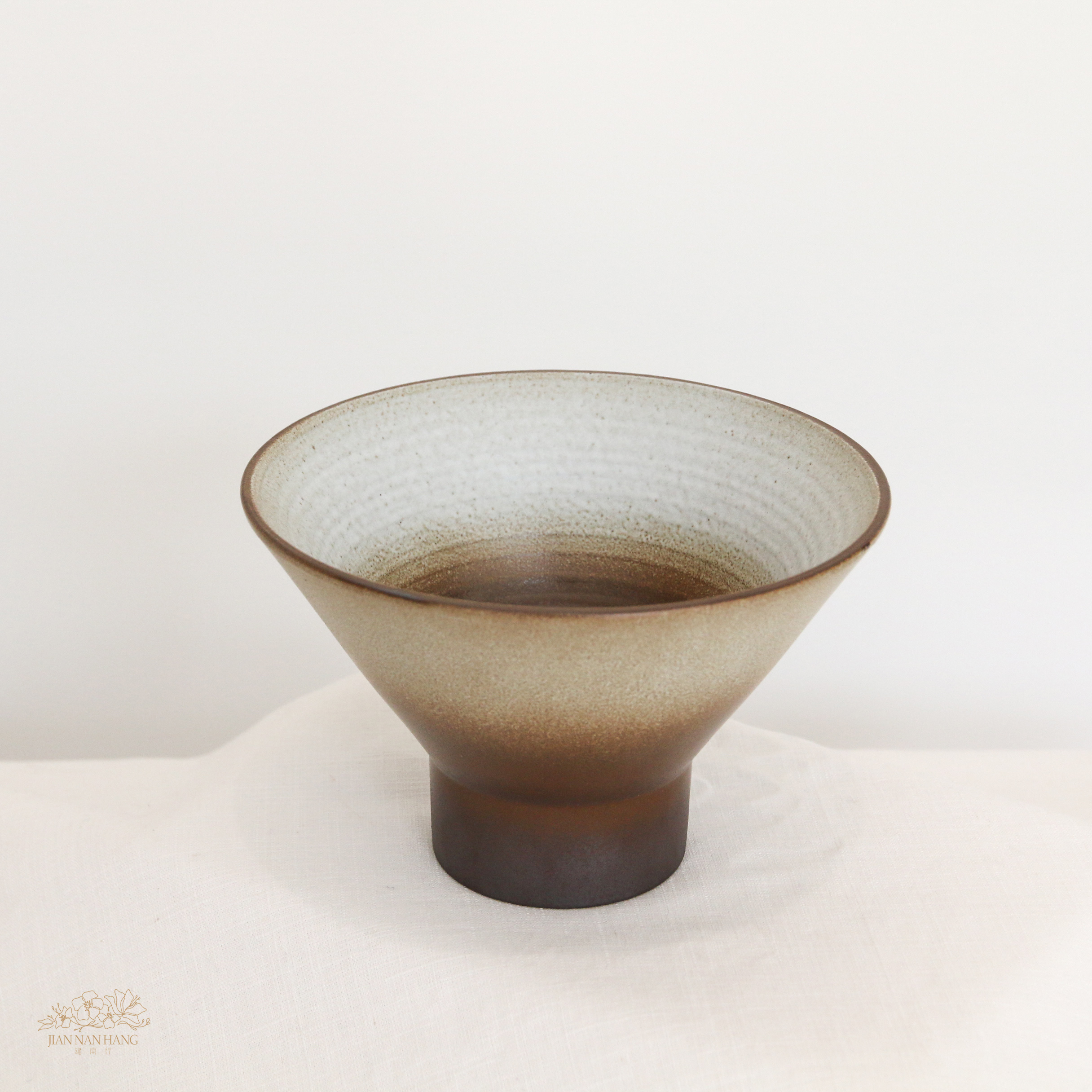 陶瓷花器 窯變白斗笠盆