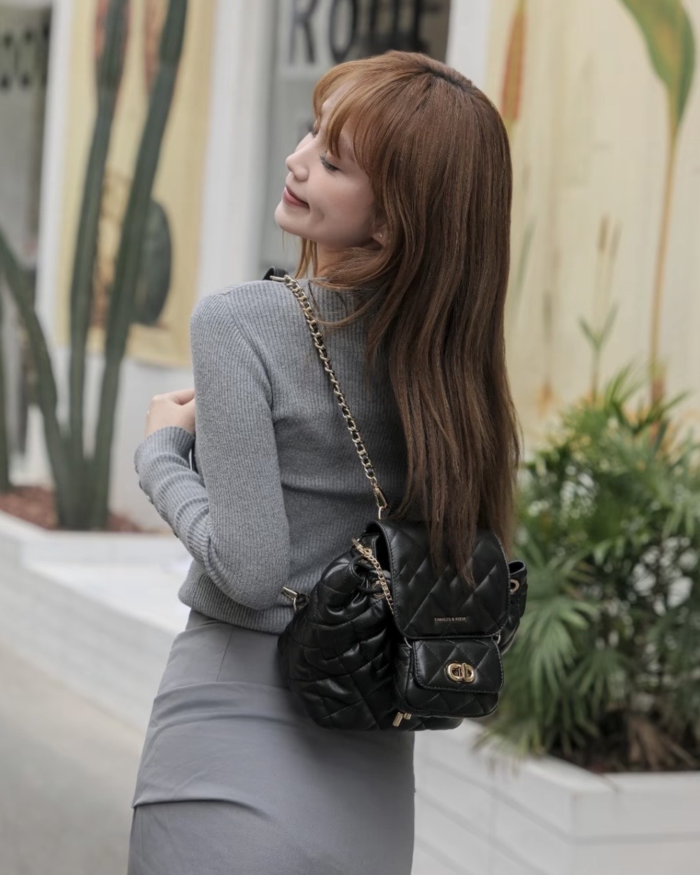 CHARLES & KEITH 小CK Aubrielle 鍊條後背包 子母包 小香風 菱格紋 可肩背及手提 黑色 奶油白 粉色