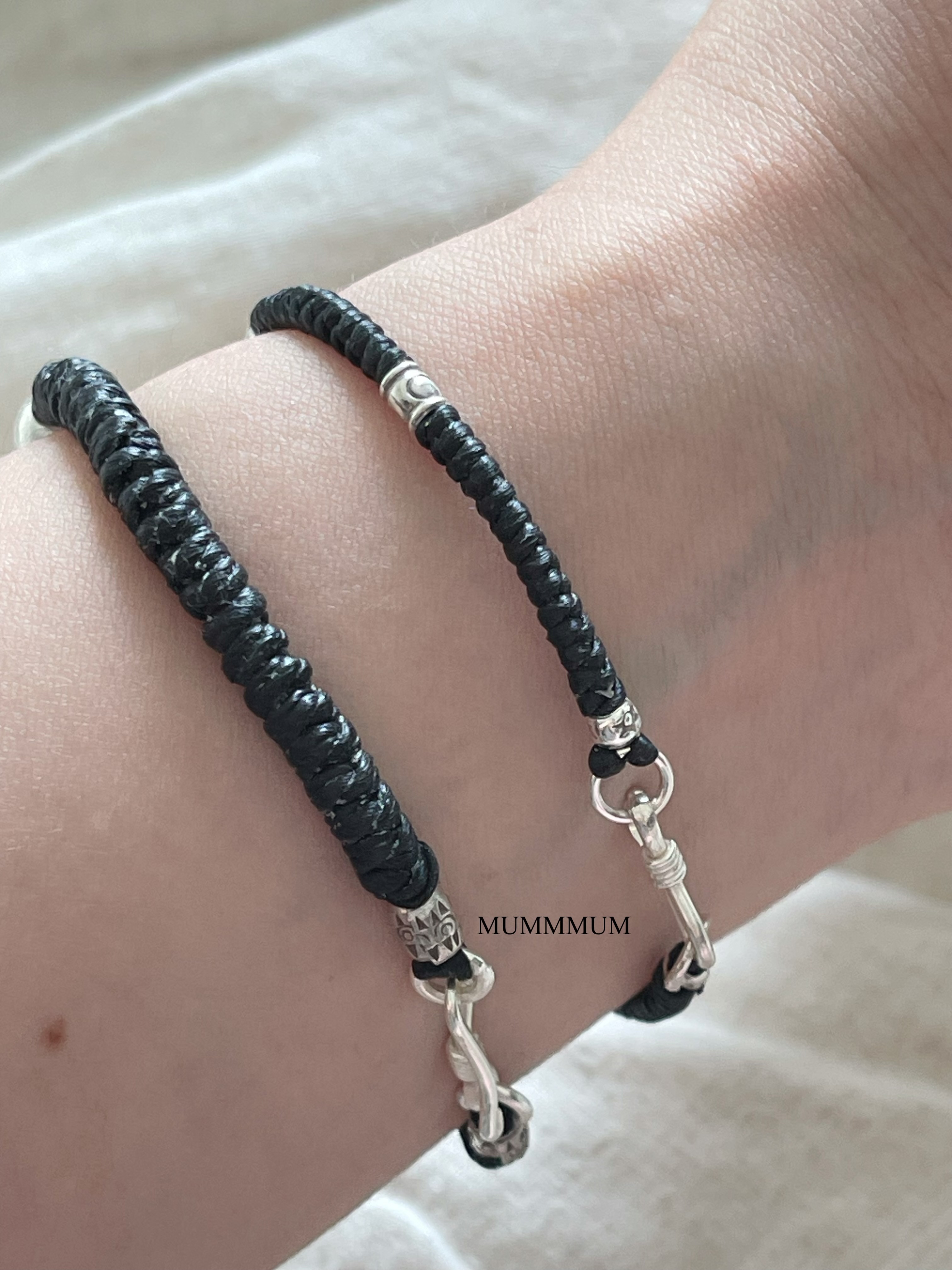 SL13328/黑色4粒小花手繩