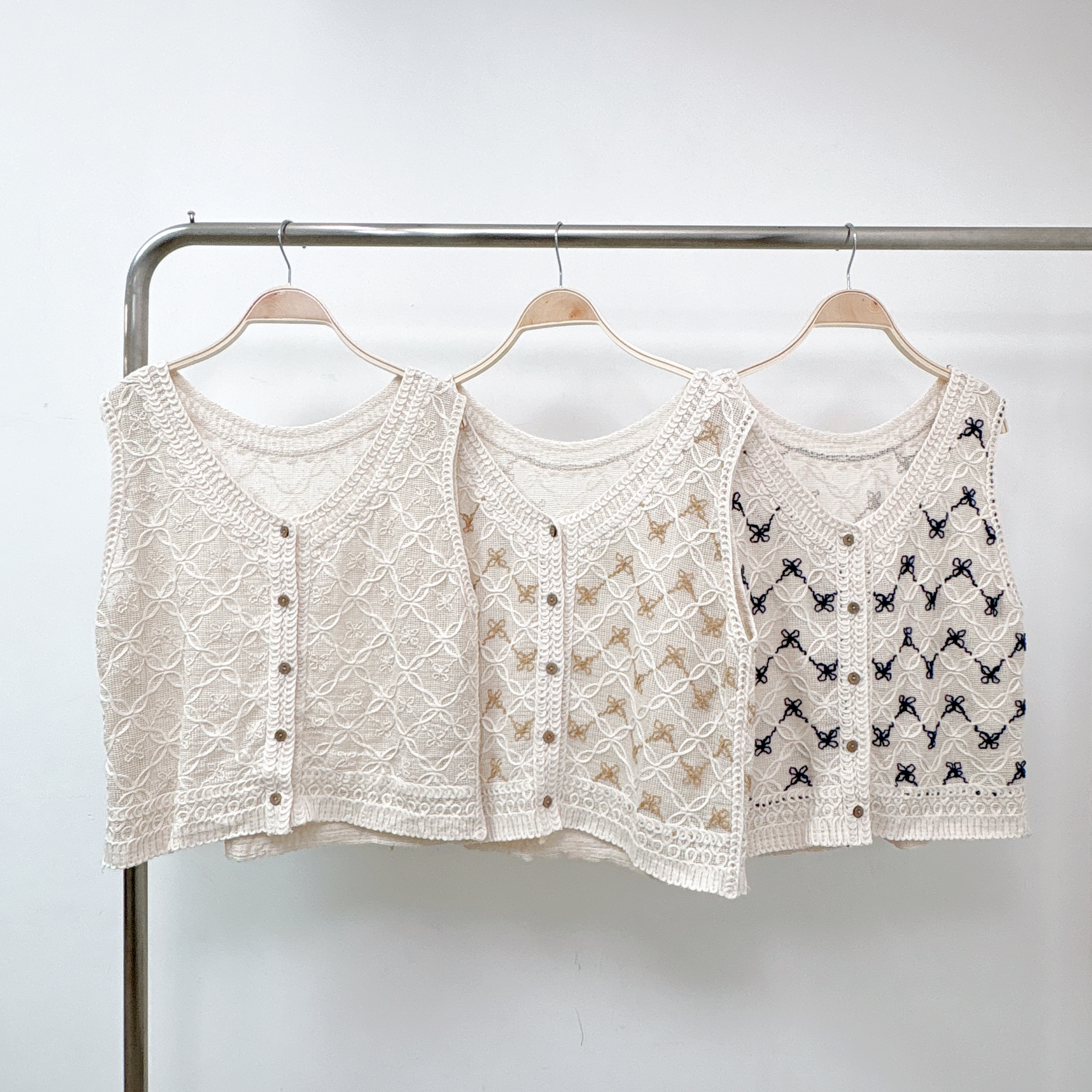 【預訂】網格勾花兩著針織背心 (S15-S17)