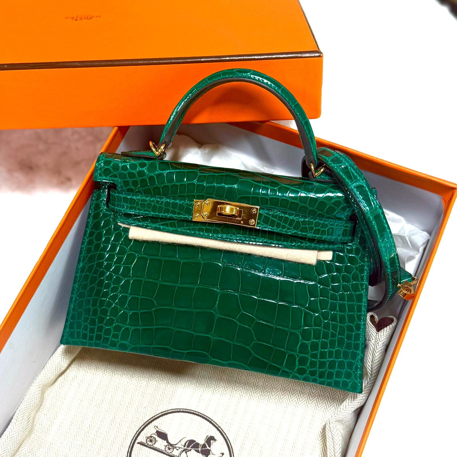 99%NEW二手HERMES MINI KELLY 二代C刻 翡翠綠鱷魚皮 6Q GHW #BRAND NEW #香榭站正品