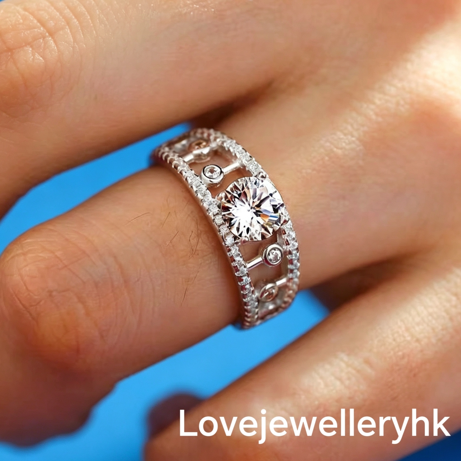 莫桑鑽典雅戒指        R1C017