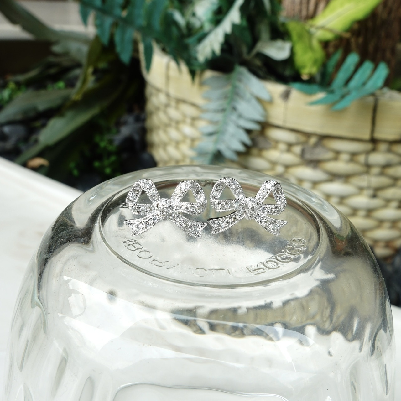 18K金天然鑽石耳釘 - 蝴蝶結