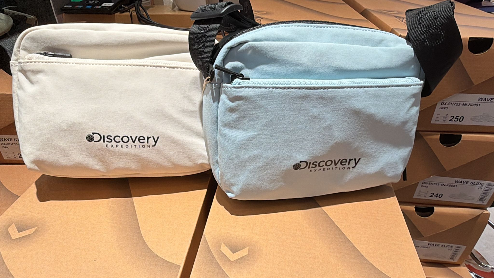 【直播】DISCOVERY LX0414704 小斜咩包 (DXCR3104N)