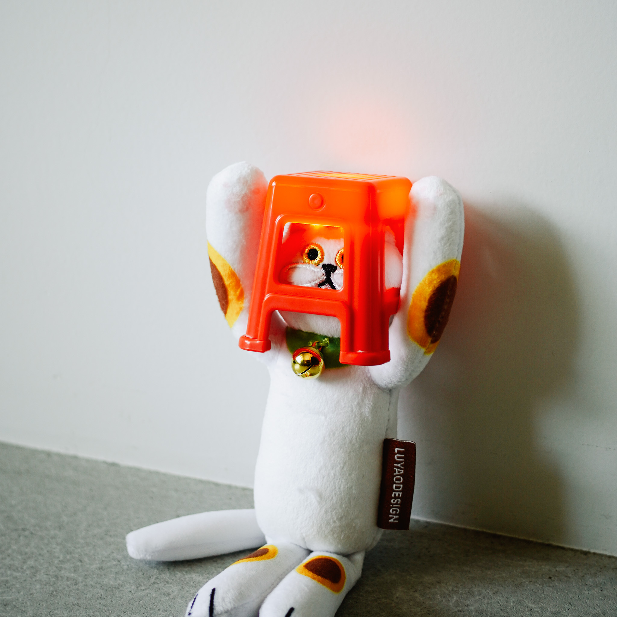 紅色旺財椅塑膠椅桌面小夜燈