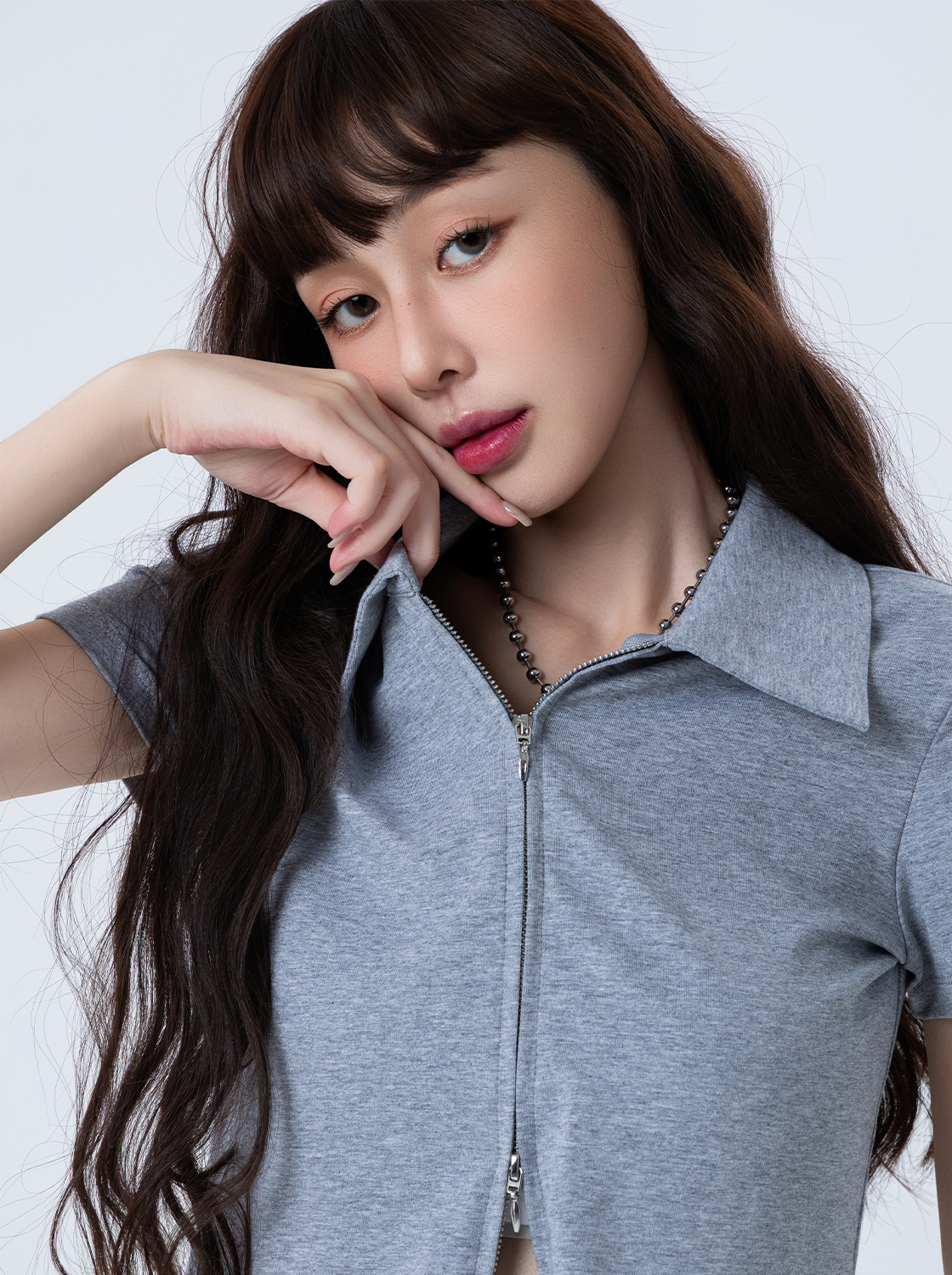 【期間限定】雙頭拉鍊尖領短版上衣